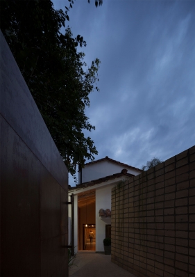 http://www.federicocairoli.com/files/gimgs/th-139_50_Casa-Ana---©-Federico-Cairoli-(low).jpg