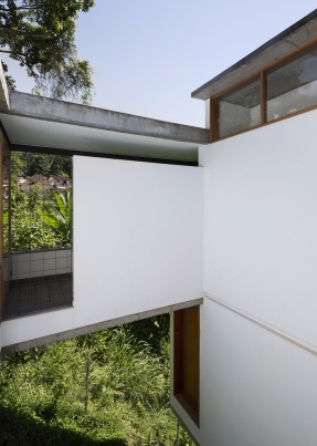 http://www.federicocairoli.com/files/gimgs/th-311_10_Casa Henrique Cunha - © Federico Cairoli (low).jpg