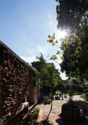 http://www.federicocairoli.com/files/gimgs/th-89_19_Casa Taller Las Mercedes - © Federico Cairoli (low).jpg