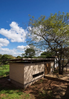 https://www.federicocairoli.com:443/files/gimgs/th-121_11_Vivienda Lui - © Federico Cairoli (low).jpg