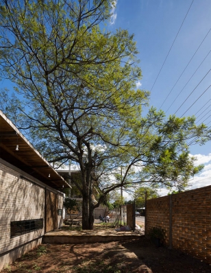 https://www.federicocairoli.com:443/files/gimgs/th-121_10_Vivienda Lui - © Federico Cairoli (low).jpg