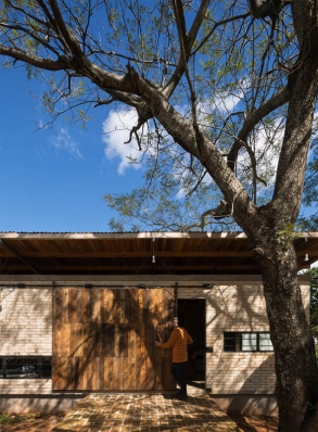 https://www.federicocairoli.com:443/files/gimgs/th-121_15_Vivienda Lui - © Federico Cairoli (low).jpg