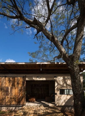 https://www.federicocairoli.com:443/files/gimgs/th-121_16_Vivienda Lui - © Federico Cairoli (low).jpg