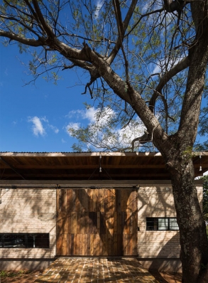 https://www.federicocairoli.com:443/files/gimgs/th-121_12_Vivienda Lui - © Federico Cairoli (low).jpg