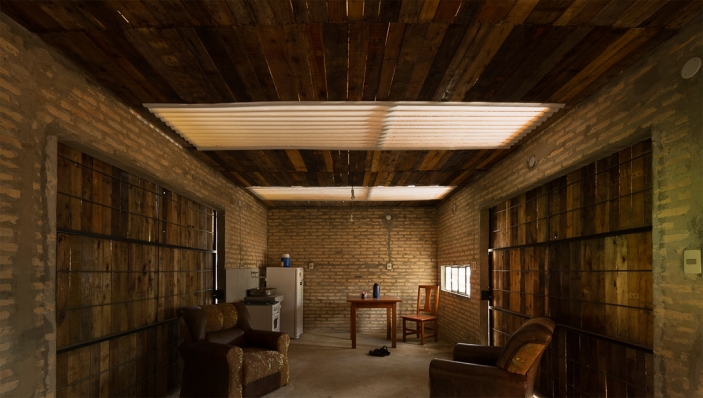 https://www.federicocairoli.com:443/files/gimgs/th-121_21_Vivienda Lui - © Federico Cairoli (low).jpg