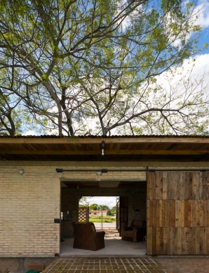 https://www.federicocairoli.com:443/files/gimgs/th-121_26_Vivienda Lui - © Federico Cairoli (low).jpg