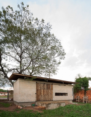 https://www.federicocairoli.com:443/files/gimgs/th-121_29_Vivienda Lui - © Federico Cairoli (low).jpg