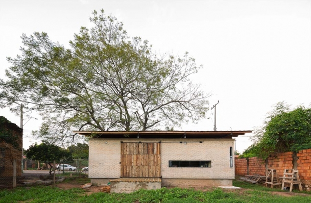https://www.federicocairoli.com:443/files/gimgs/th-121_30_Vivienda Lui - © Federico Cairoli (low).jpg