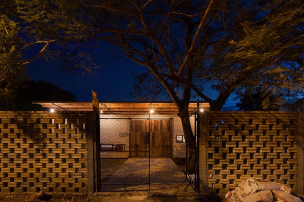 https://www.federicocairoli.com:443/files/gimgs/th-121_37_Vivienda Lui - © Federico Cairoli (low).jpg