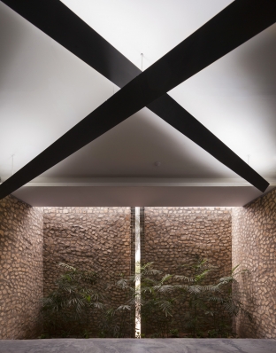 https://www.federicocairoli.com:443/files/gimgs/th-209_15_Banco Amambay - © Federico Cairoli (low).jpg