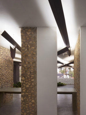 https://www.federicocairoli.com:443/files/gimgs/th-209_25_Banco Amambay - © Federico Cairoli (low).jpg