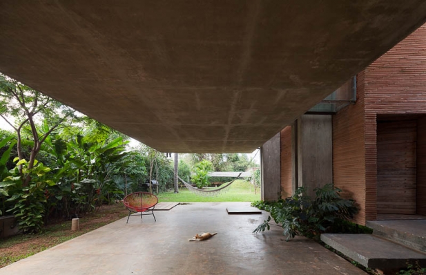https://www.federicocairoli.com:443/files/gimgs/th-86_04_Casa en el Aire - © Federico Cairoli (low).jpg