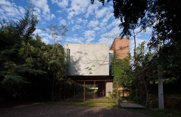 https://www.federicocairoli.com:443/files/gimgs/th-86_01_Casa en el Aire - © Federico Cairoli (low).jpg