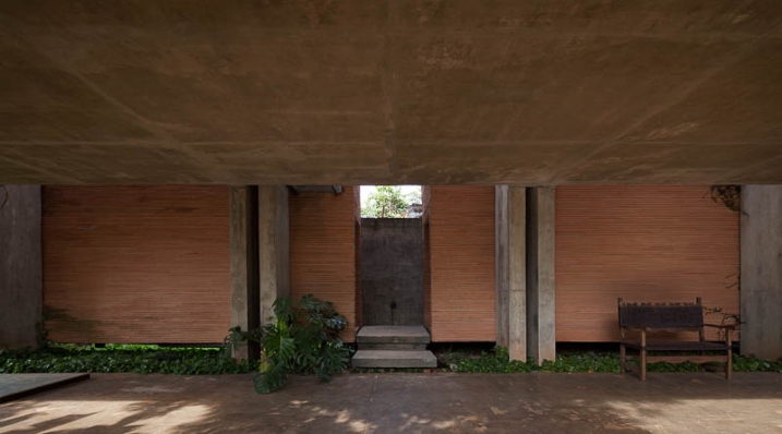 https://www.federicocairoli.com:443/files/gimgs/th-86_10_Casa en el Aire - © Federico Cairoli (low).jpg