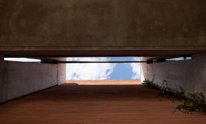 https://www.federicocairoli.com:443/files/gimgs/th-86_11_Casa en el Aire - © Federico Cairoli (low).jpg