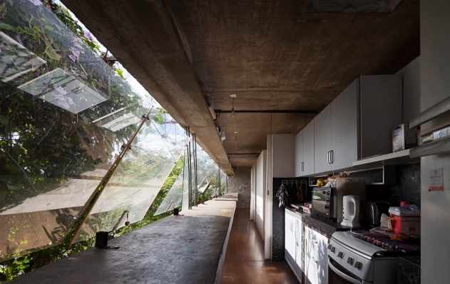 https://www.federicocairoli.com:443/files/gimgs/th-86_15_Casa en el Aire - © Federico Cairoli (low).jpg