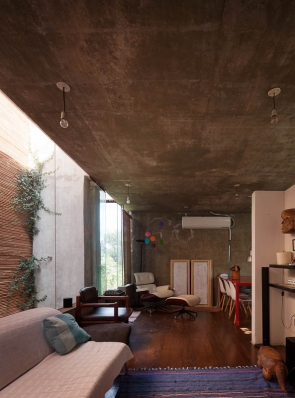 https://www.federicocairoli.com:443/files/gimgs/th-86_18_Casa en el Aire - © Federico Cairoli (low).jpg