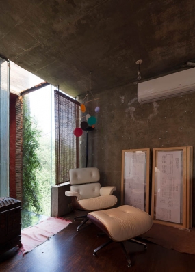 https://www.federicocairoli.com:443/files/gimgs/th-86_19_Casa en el Aire - © Federico Cairoli (low).jpg