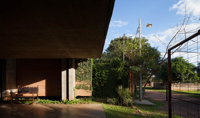 https://www.federicocairoli.com:443/files/gimgs/th-86_20_Casa en el Aire - © Federico Cairoli (low).jpg