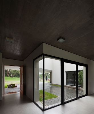 https://www.federicocairoli.com:443/files/gimgs/th-112_12_Casa AQ - © Federico Cairoli (low).jpg