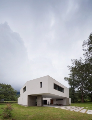 https://www.federicocairoli.com:443/files/gimgs/th-112_31_Casa AQ - © Federico Cairoli (low).jpg