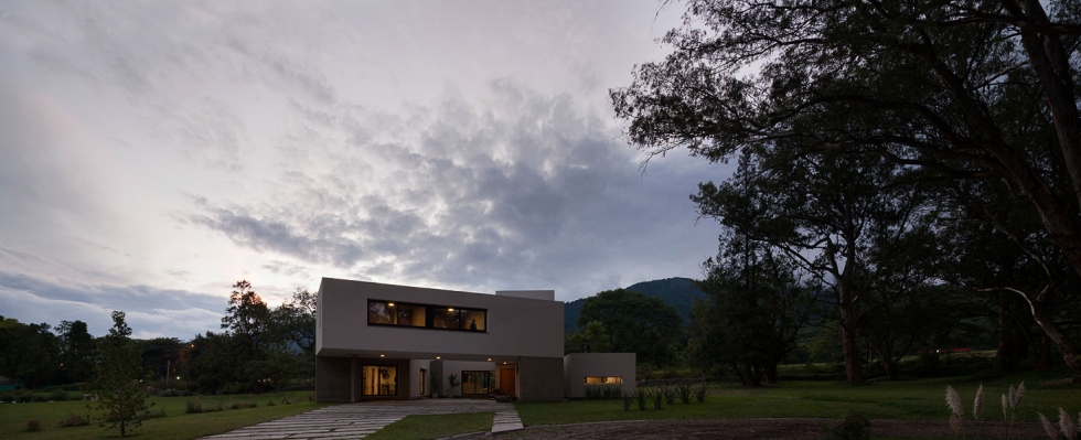 https://www.federicocairoli.com:443/files/gimgs/th-112_34_Casa AQ - © Federico Cairoli (low).jpg