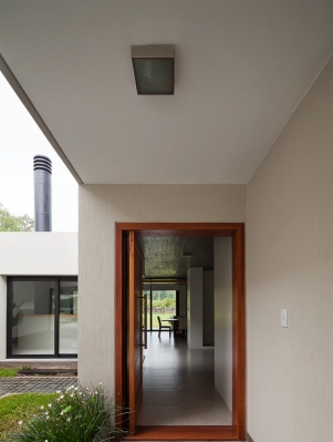 https://www.federicocairoli.com:443/files/gimgs/th-112_11_Casa AQ - © Federico Cairoli (low).jpg