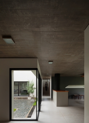 https://www.federicocairoli.com:443/files/gimgs/th-112_13_Casa AQ - © Federico Cairoli (low).jpg