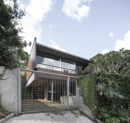 https://www.federicocairoli.com:443/files/gimgs/th-378_04_Casa Mulungu_Ronsenbusch - © Federico Cairoli (low).jpg