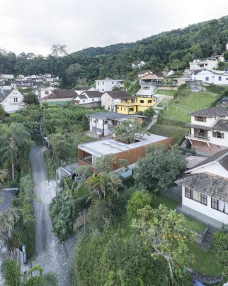 https://www.federicocairoli.com:443/files/gimgs/th-378_03_Casa Mulungu_Ronsenbusch - © Federico Cairoli (low).jpg