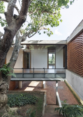 https://www.federicocairoli.com:443/files/gimgs/th-378_22_Casa Mulungu_Ronsenbusch - © Federico Cairoli (low).jpg
