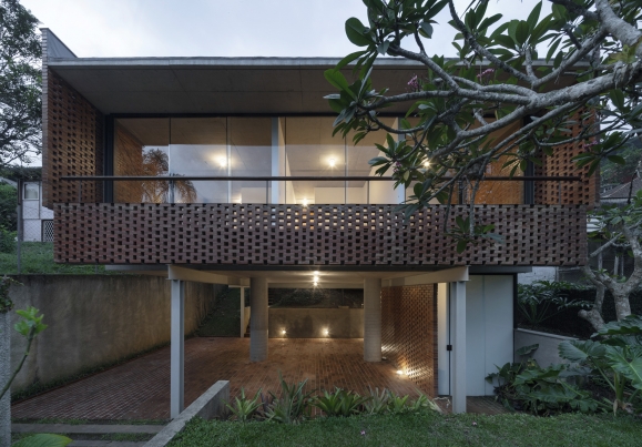https://www.federicocairoli.com:443/files/gimgs/th-378_36_Casa Mulungu_Ronsenbusch - © Federico Cairoli (low).jpg
