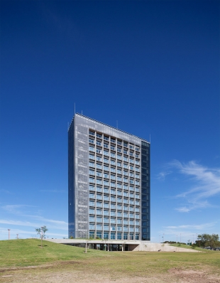 https://www.federicocairoli.com:443/files/gimgs/th-96_25_Hotel UNL - ATE - © Federico Cairoli (low).jpg