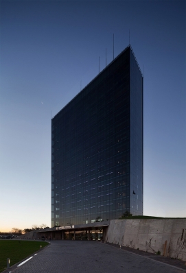 https://www.federicocairoli.com:443/files/gimgs/th-96_37_Hotel UNL - ATE - © Federico Cairoli (low).jpg
